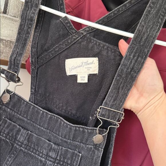 Universal Thread Washed Black Relaxed Cropped Ankle Denim Overalls - Picture 5 of 8